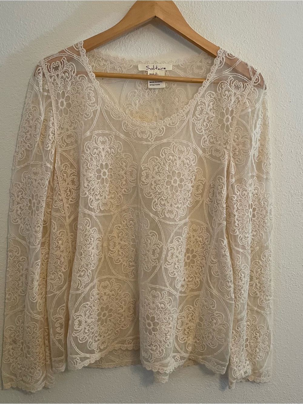 Solitaire Women’s Lace Top Size L Long Sleeve Ivory Layering Sheer